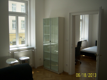 Blick von Wohnraum 2 in den Wohnraum 1