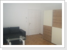 Wohnraum 1 Blick Richtung Küchentüre, rechts der Kleiderkasten Wohnraum 1 Blick Richtung Küchentüre, rechts der Kleiderkasten