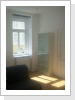 Wohnraum 2 Glasvitrine und rechtes Fenster Wohnraum 2 Glasvitrine und rechtes Fenster